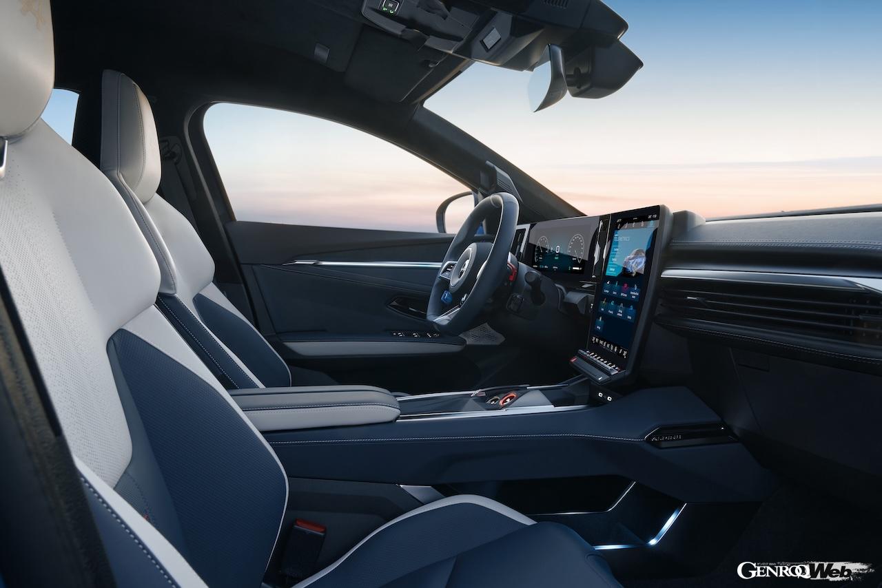 フル電動クロスオーバー「アルピーヌ A390」のインテリア。