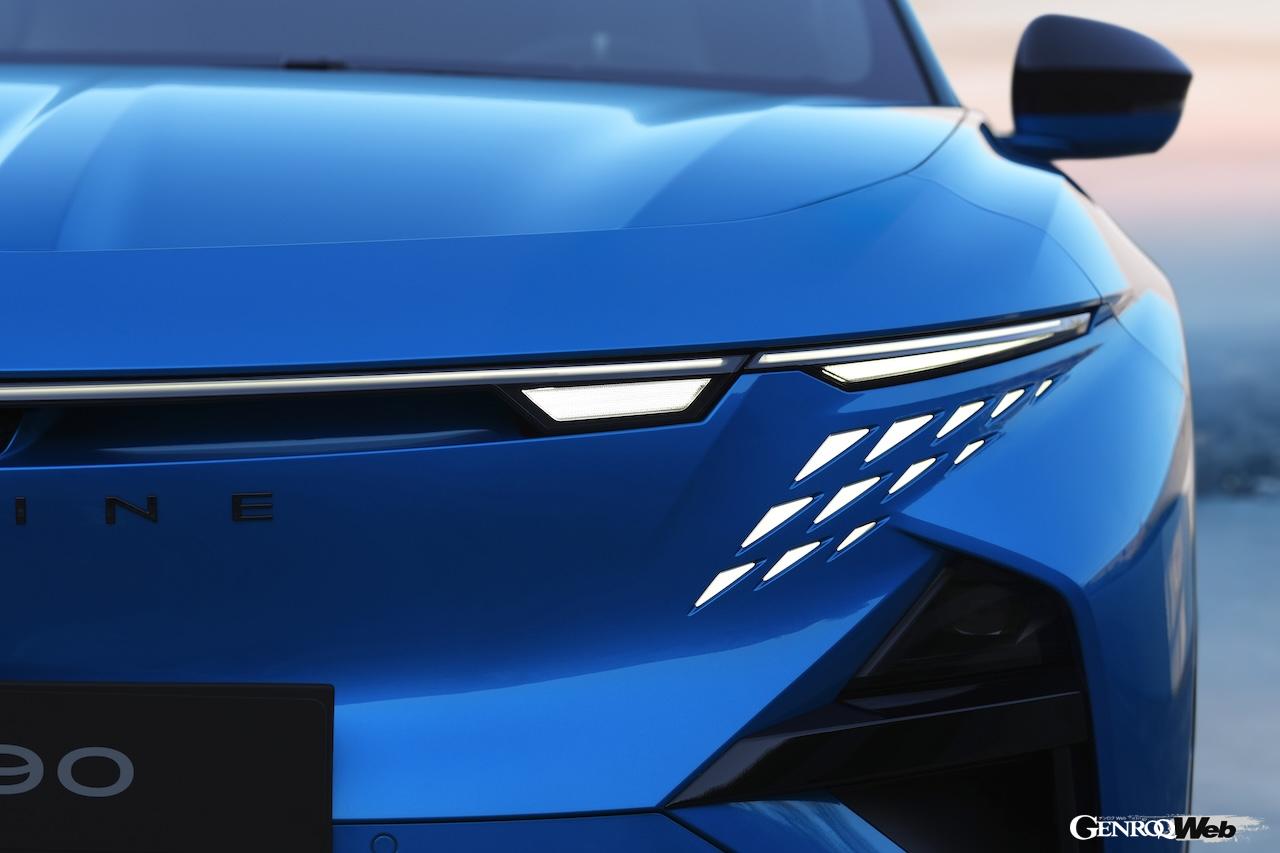 フル電動クロスオーバー「アルピーヌ A390」のエクステリア。