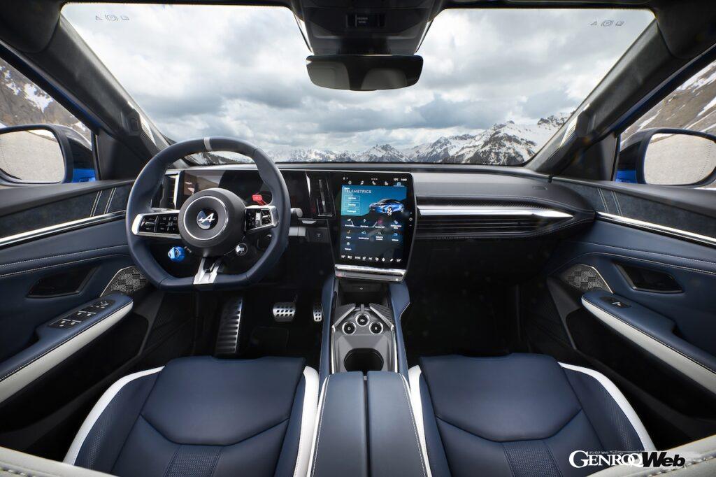 フル電動クロスオーバー「アルピーヌ A390」のインテリア。