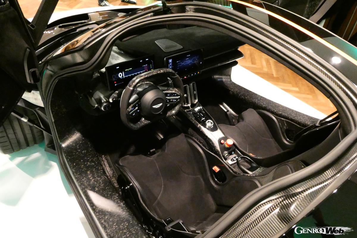 アストンマーティン最新ミドシップ「ヴァルハラ」