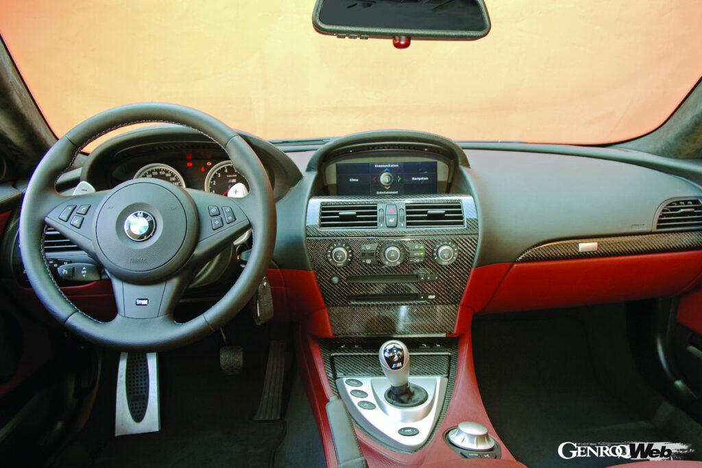 ギヤボックスは7速SMG-ⅢセミATのみ。