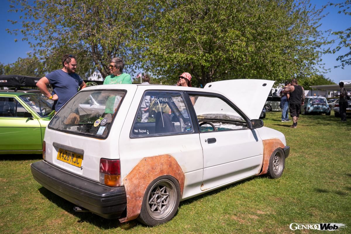MX-5のシャシーにキア・プライドのボディ？　イギリスでこれが合法かどうか今も謎だ。少なくとも面白いのは確かだが。