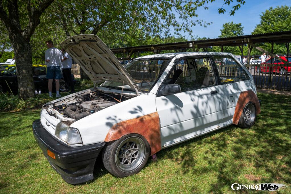 MX-5のシャシーにキア・プライドのボディ? イギリスでこれが合法かどうか今も謎だ。少なくとも面白いのは確かだが。