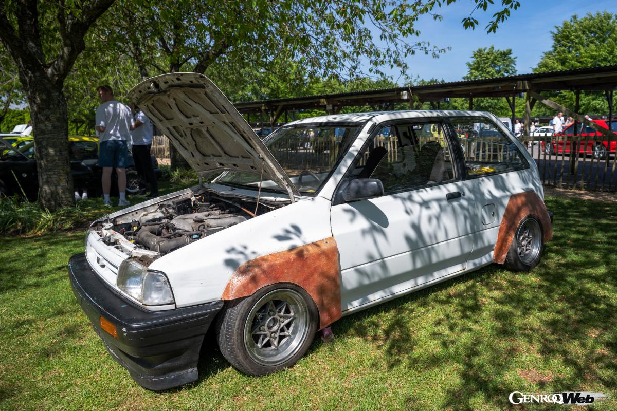 MX-5のシャシーにキア・プライドのボディ？　イギリスでこれが合法かどうか今も謎だ。少なくとも面白いのは確かだが。