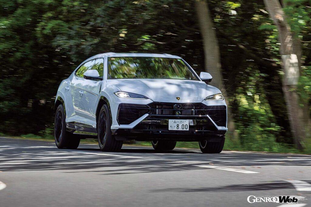 ランボルギーニの屋台骨となったウルスが、初の大掛かりなマイナーチェンジを行った。最大のトピックはプラグインハイブリッドの採用である。60kmのEV走行を可能とし、0-100km/h加速を3.4秒でこなす。快適性と速さを両立したスーパーSUVを試す。