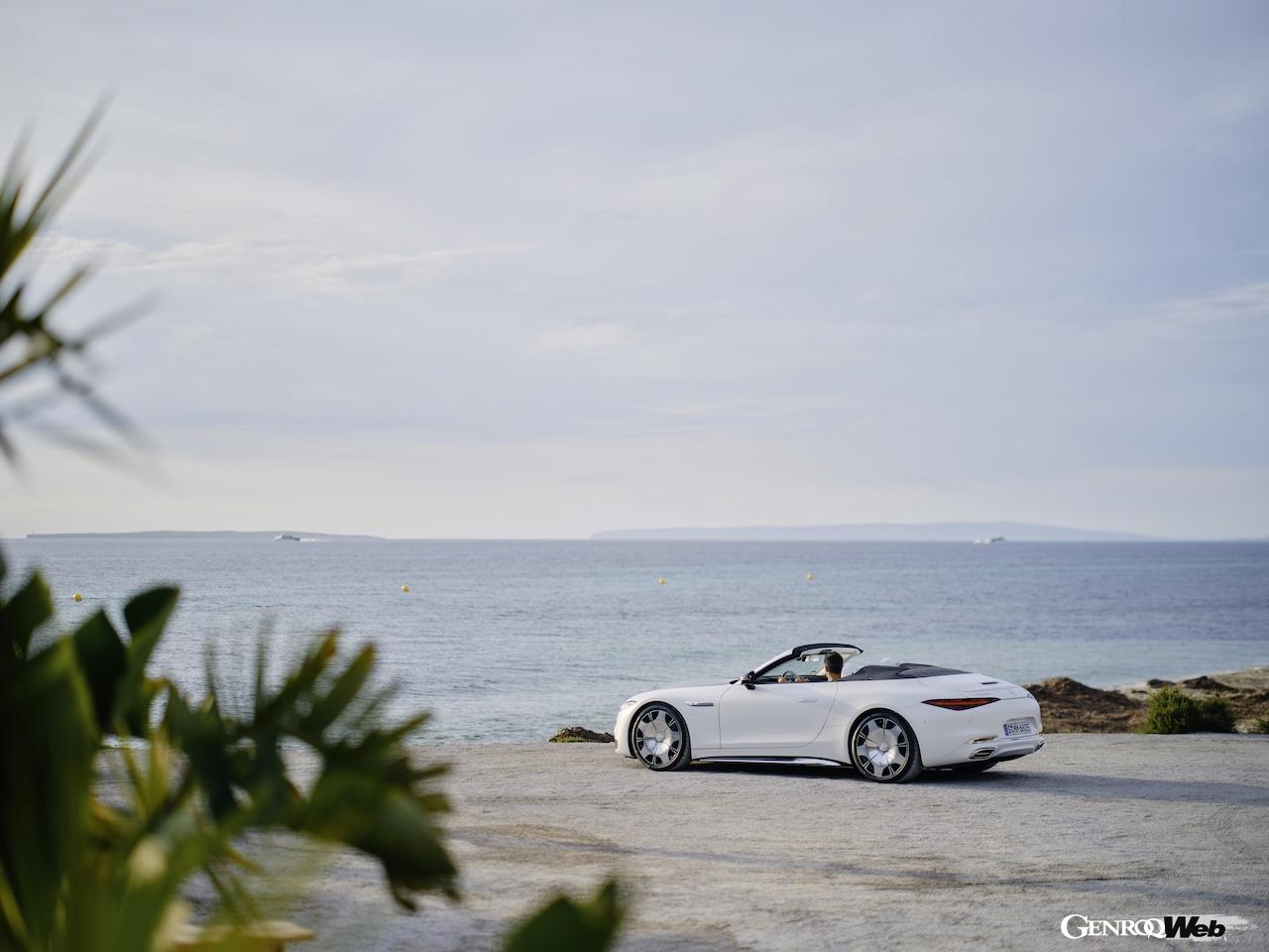 「メルセデス・マイバッハ SL 680 モノグラム シリーズ」のエクステリア。