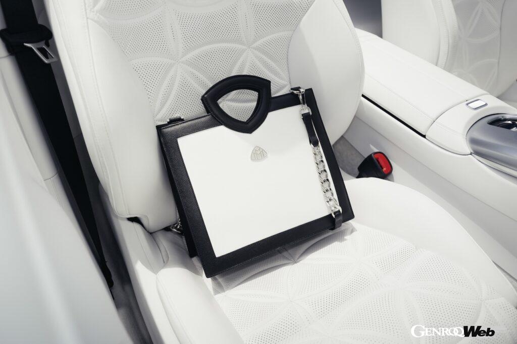 「メルセデス・マイバッハ SL 680 モノグラム シリーズ」をイメージした、「MAYBACH Icons of Luxury」の最新コレクション。