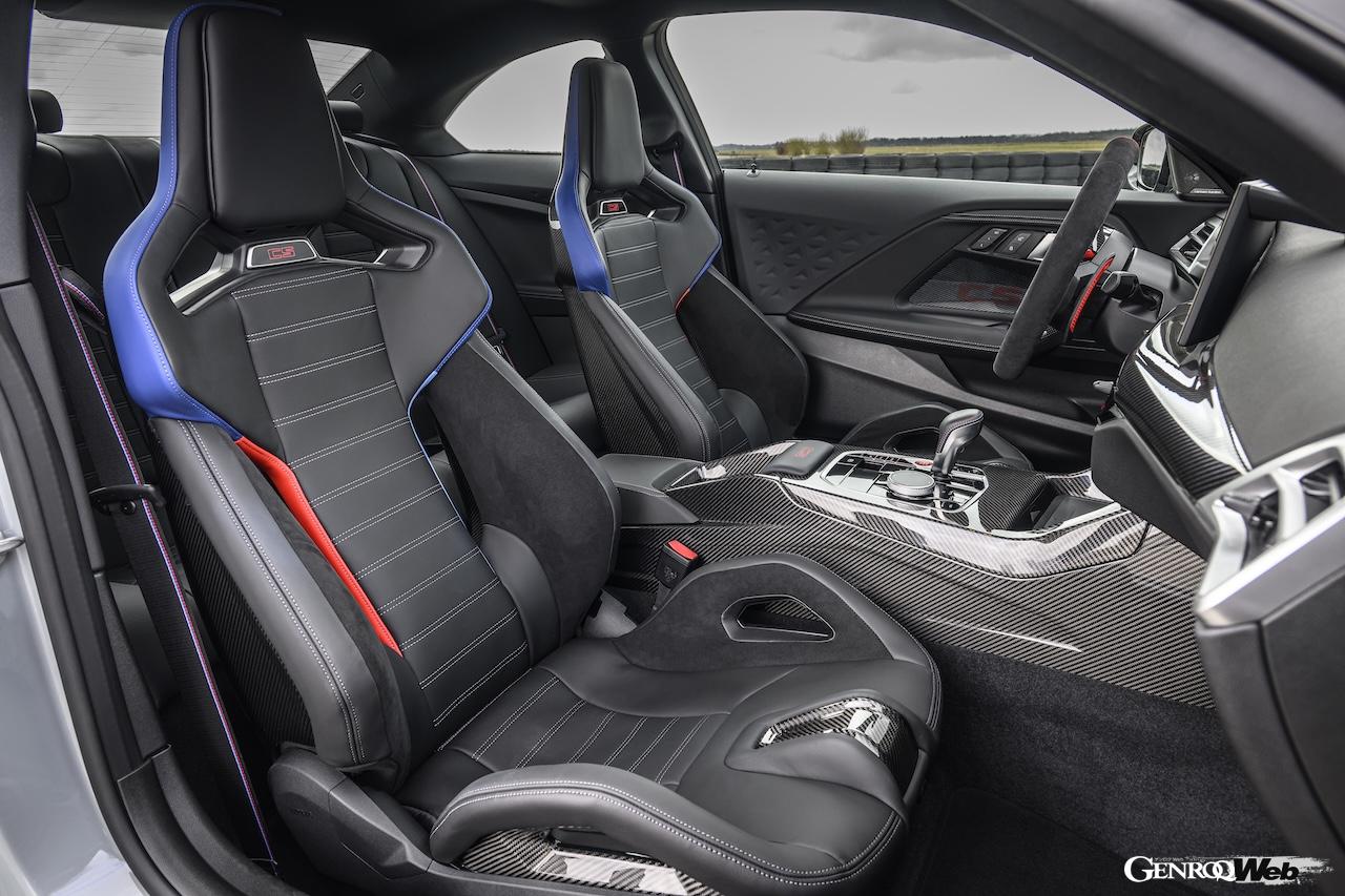 M2の最上級仕様「M2 CS」のコクピット。