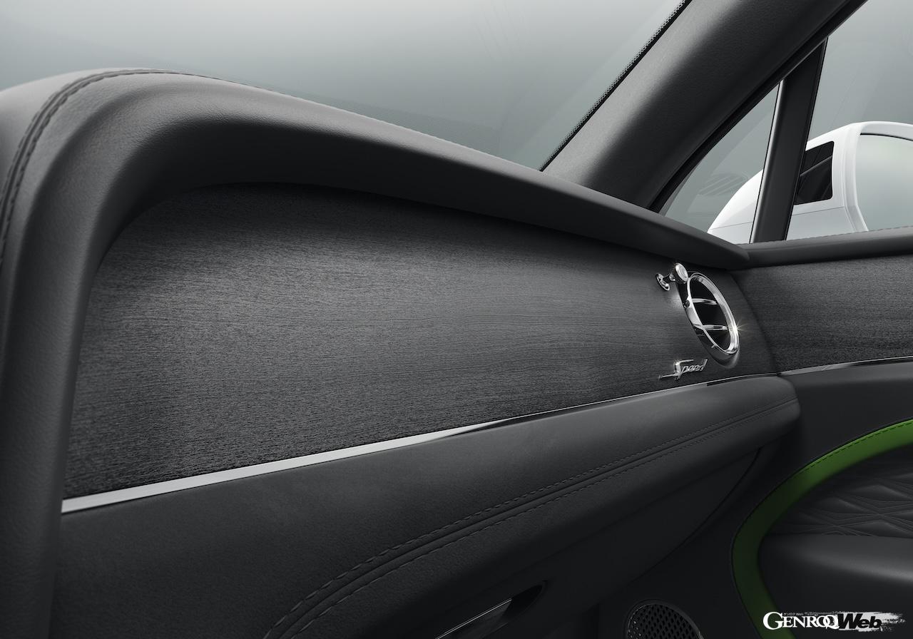 ハイパフォーマンスSUV「ベントレー ベンテイガ スピード」のインテリア。