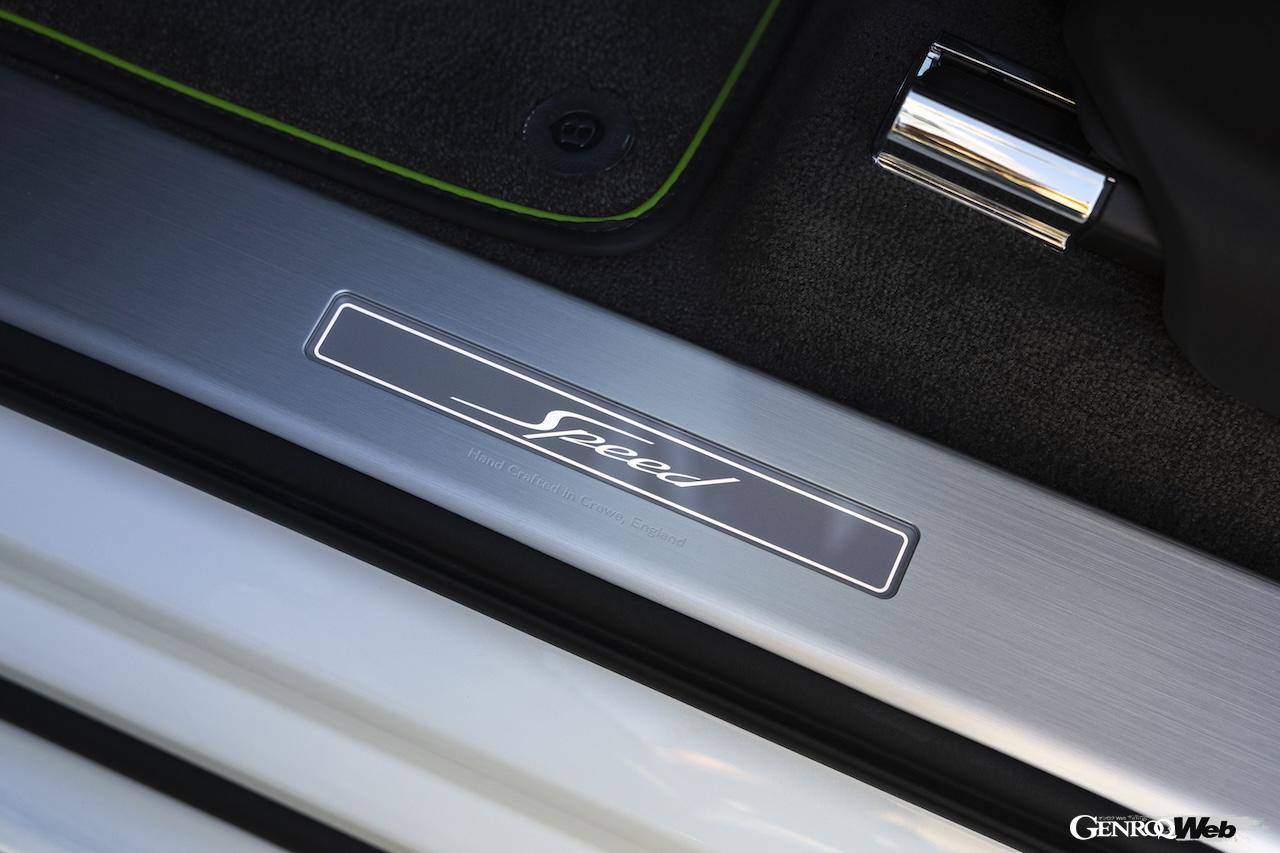 ハイパフォーマンスSUV「ベントレー ベンテイガ スピード」のインテリア。