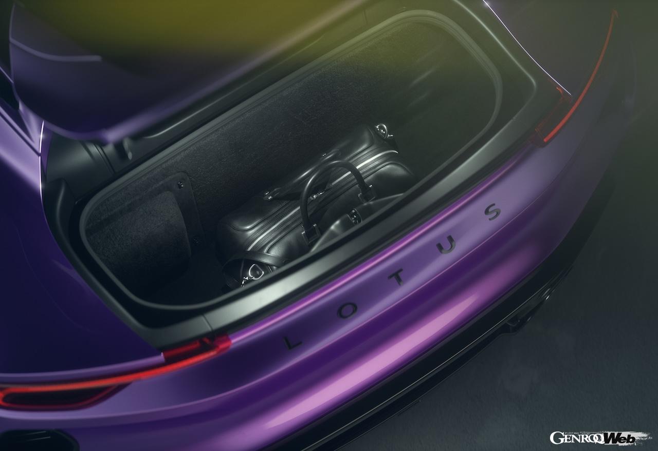 「ロータス エミーラ V6 SE」のラゲッジスペース。