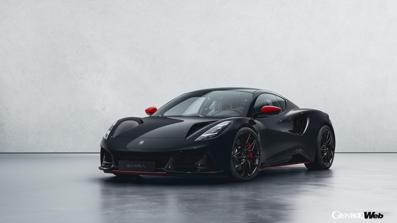 新たなトリム「レーシング・ライン」を装着した「ロータス エミーラ ターボ SE」。