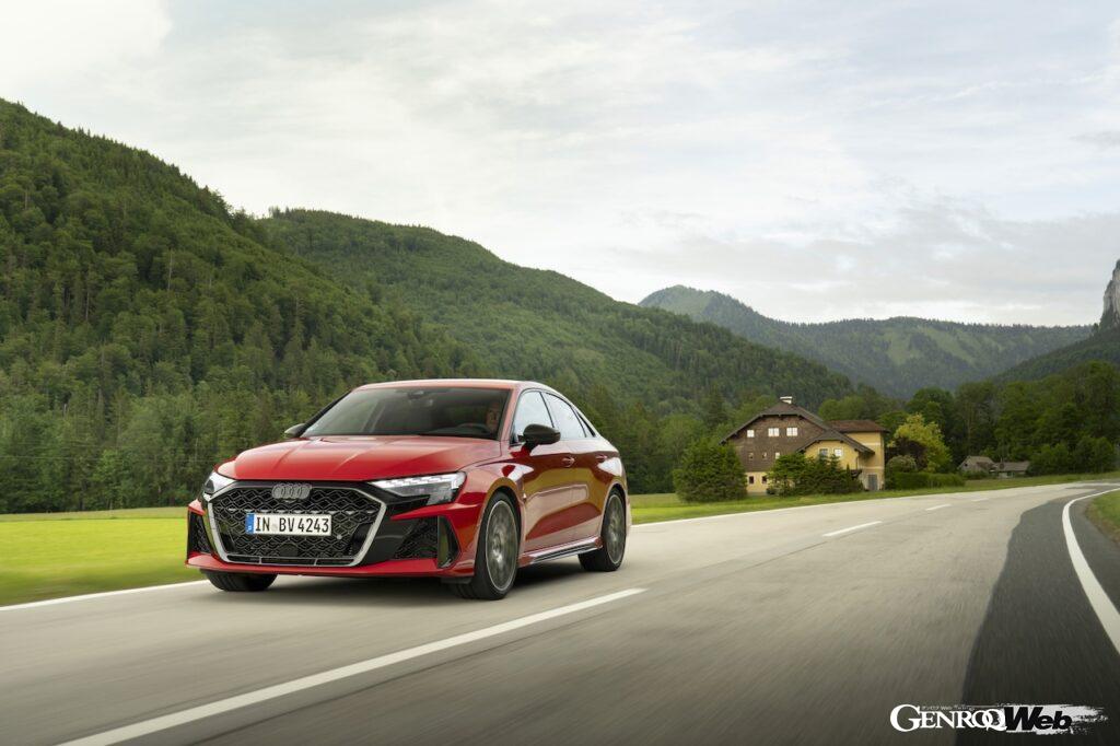 アウディ RS 3改良新型は、ニュルブルクリンク・ノルトシュライフェにおいてクラスレコードを大幅に更新。これはトルクスプリッターやタイヤの大幅な進化よって実現した。