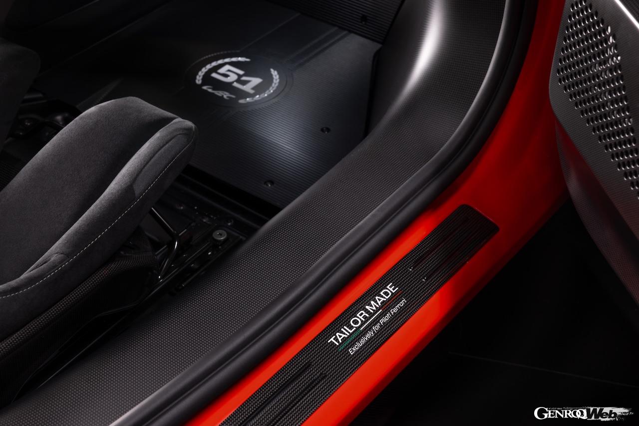 「ピロティ フェラーリ296 スペチアーレ」のコクピット。