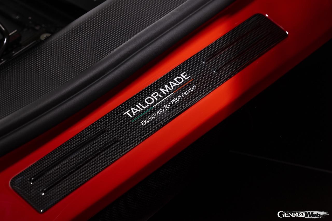 「ピロティ フェラーリ296 スペチアーレ」のコクピット。