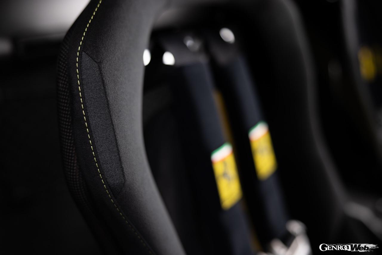 「ピロティ フェラーリ296 スペチアーレ」のコクピット。