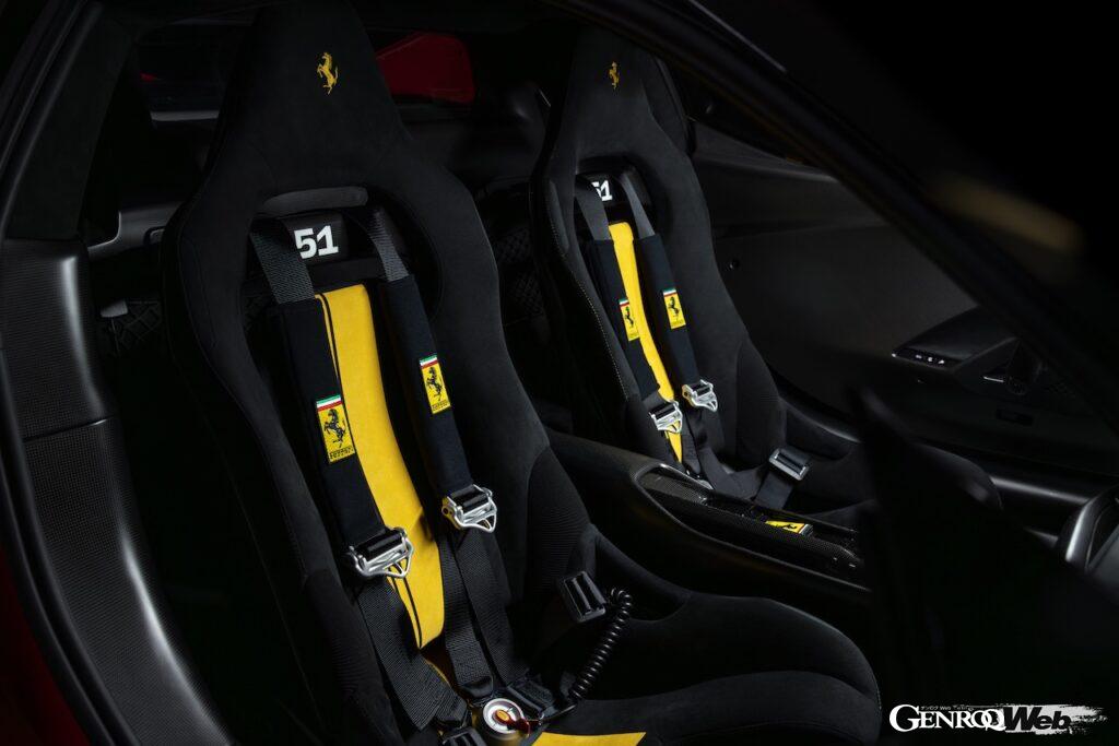 「ピロティ フェラーリ296 スペチアーレ」のコクピット。