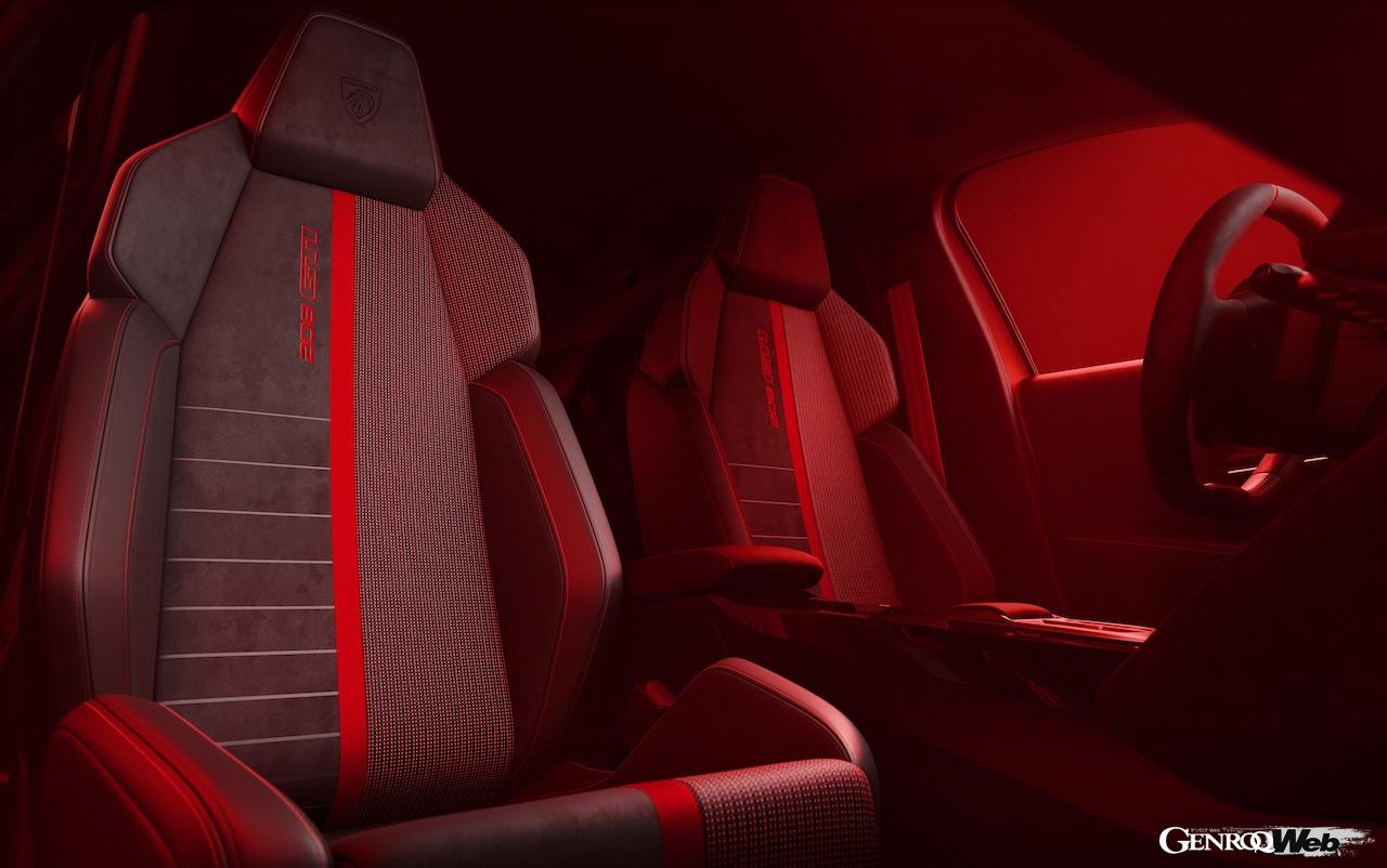 フル電動スポーツハッチ「プジョー E-208 GTi」のインテリア。