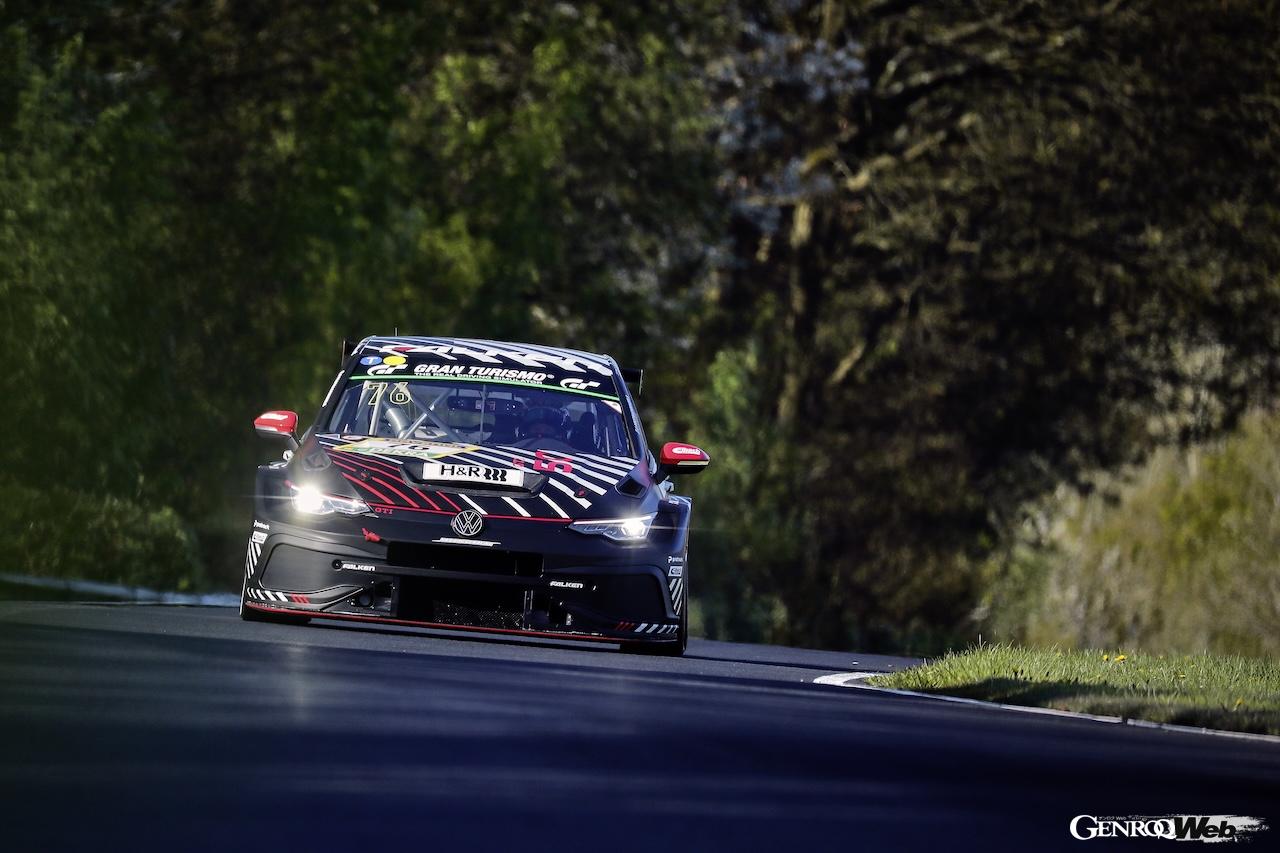 今回のニュルブルクリンク24時間レースには、マックス・クルーゼ・レーシングがプレパレーションを担当した2台のゴルフ GTI クラブスポーツ 24hが参戦する。