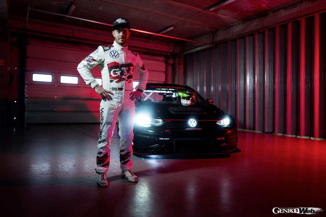 開発ドライバーを務め、今回19号車をドライブするベニー・ロイヒター。