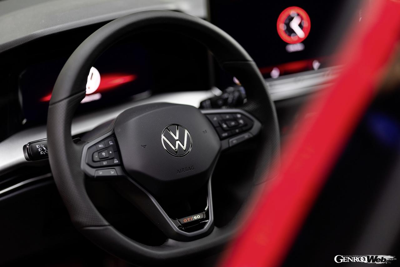 「フォルクスワーゲン ゴルフ GTI エディション 50」のインテリア。