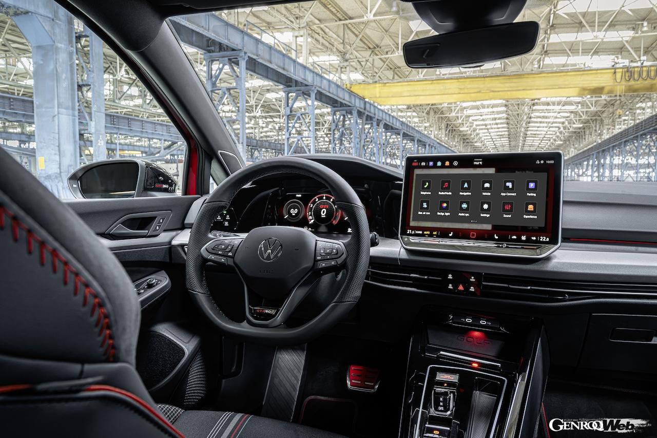 「フォルクスワーゲン ゴルフ GTI エディション 50」のインテリア。