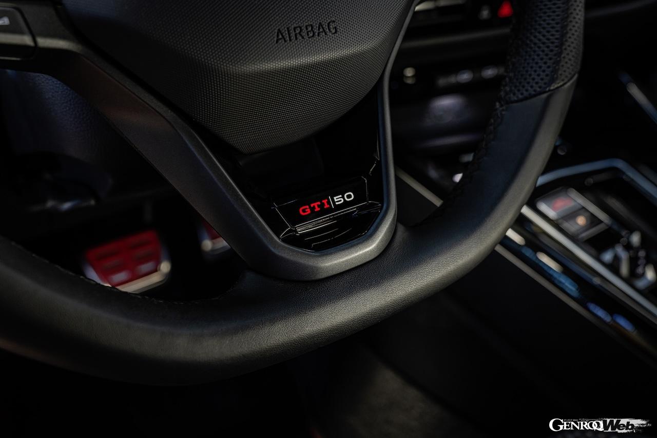 「フォルクスワーゲン ゴルフ GTI エディション 50」のインテリア。