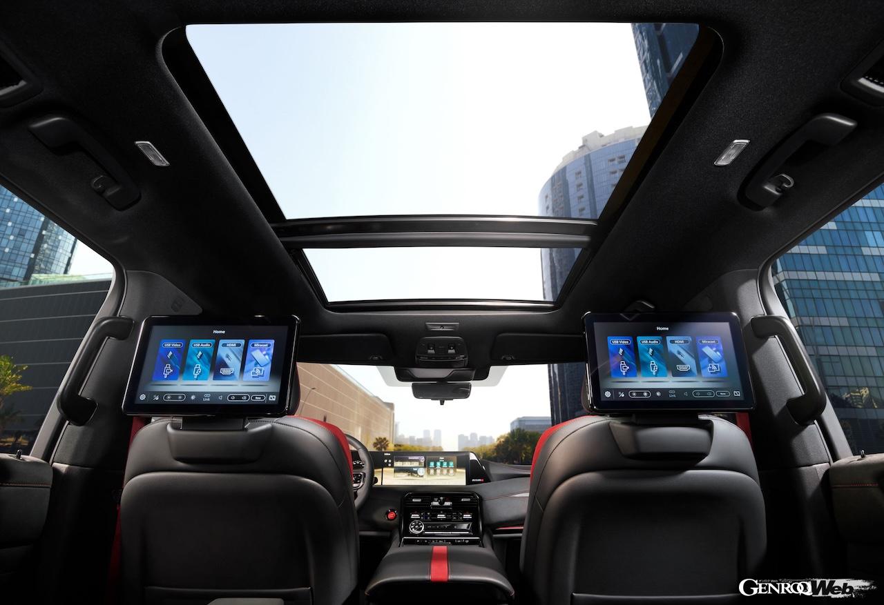 「日産 パトロール NISMO」のインテリア。