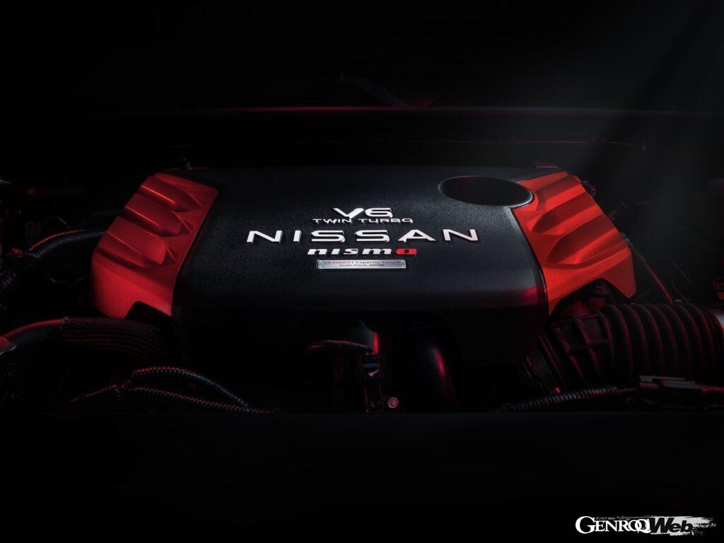 搭載される3.5リッターV型6気筒「VR35DDTT」ツインターボエンジンは、専用チューンが施され、最高出力501PS・最大トルク700Nmを発揮する。