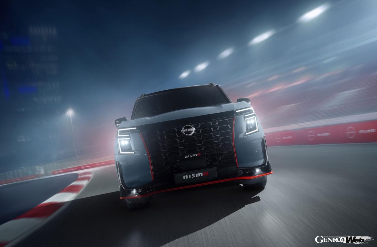 「日産 パトロール NISMO」の走行シーン。