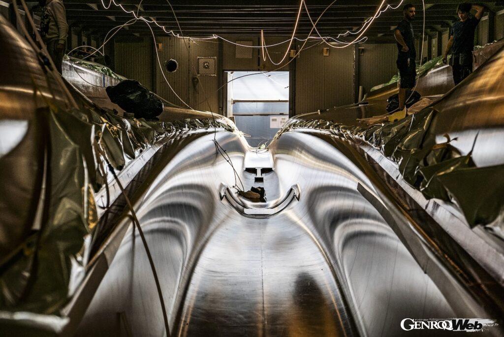 現在、イタリアで製造中の「フェラーリ ハイパーセイル」。