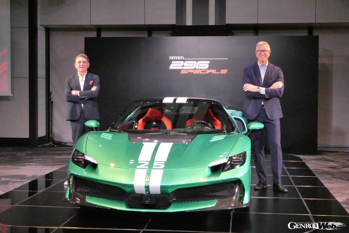 マラネッロ本社から来日したヘッド オブ プロダクト マーケティングのエマヌエレ・カランド氏（右）とフェラーリ・ジャパンのドナート・ロマニエッロ代表取締役社長。