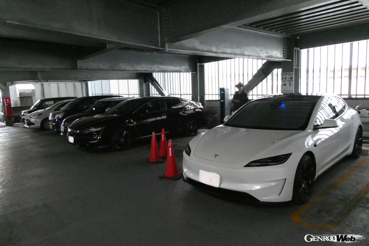 経由地の充電スペースは、BEVが優先されるべきだろう。