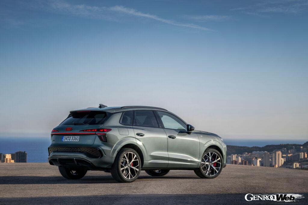 ダイナミックな局面で構成されるボディサイドやDピラーが印象的。