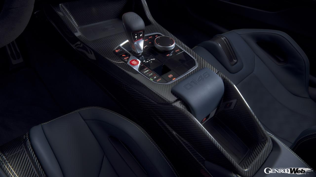 ヴァレンティーノ・ロッシとコラボレーションした限定仕様「BMW M4 CS VR46」のインテリア。