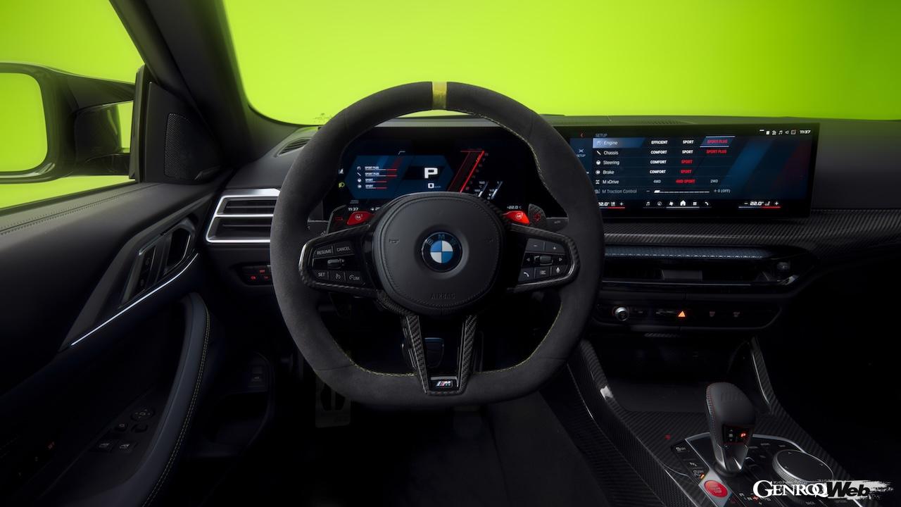 ヴァレンティーノ・ロッシとコラボレーションした限定仕様「BMW M4 CS VR46」のインテリア。