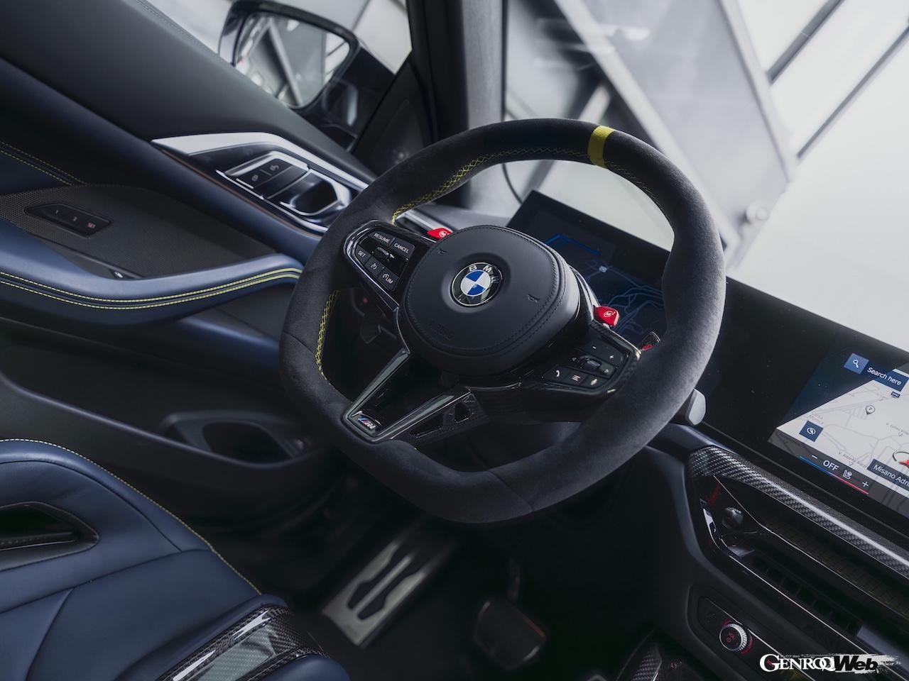 ヴァレンティーノ・ロッシとコラボレーションした限定仕様「BMW M4 CS VR46」のインテリア。