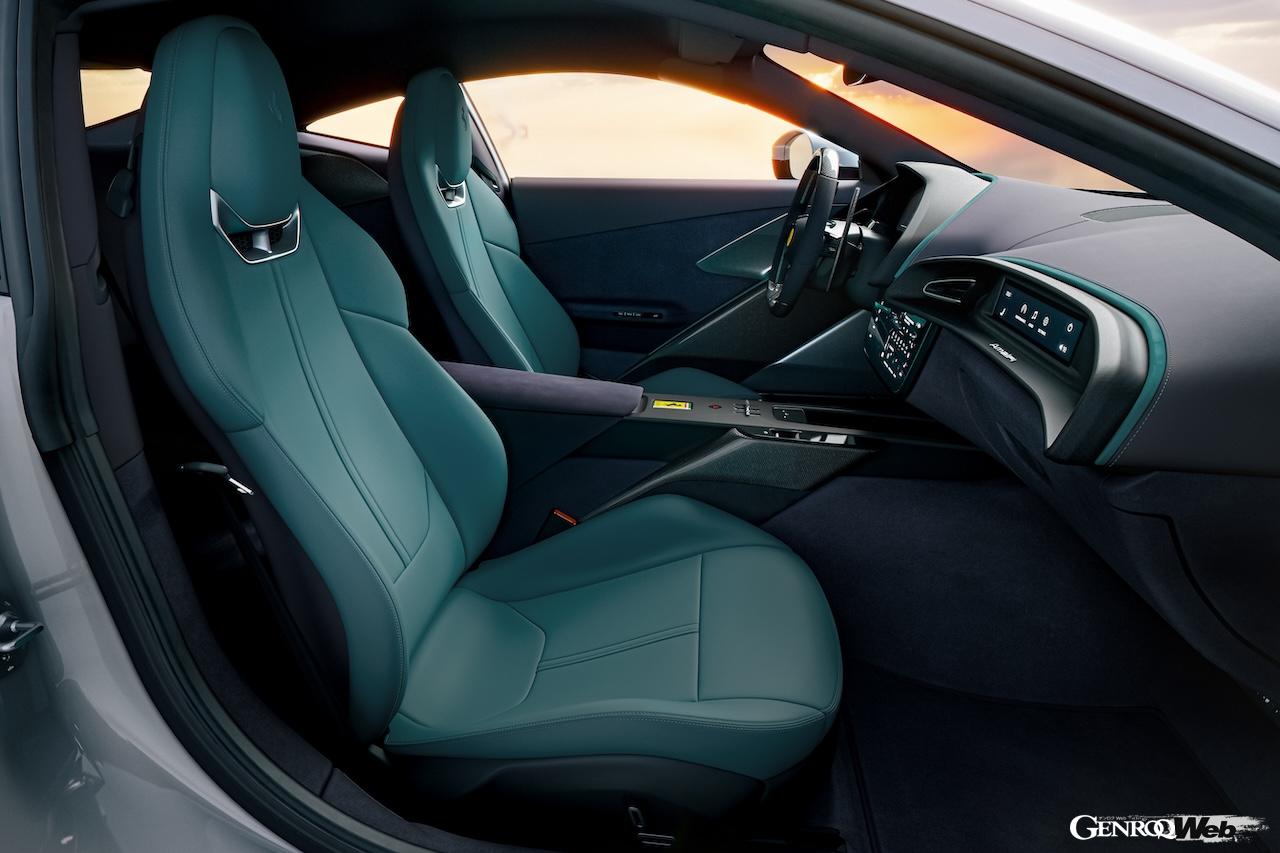 「フェラーリ アマルフィ」のインテリア。