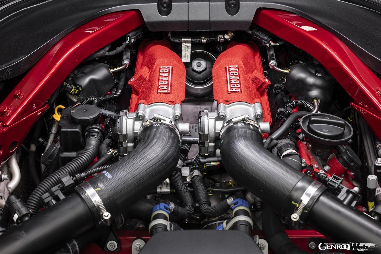 「フェラーリ アマルフィ」の3.9リッターV型8気筒ツインターボエンジン。