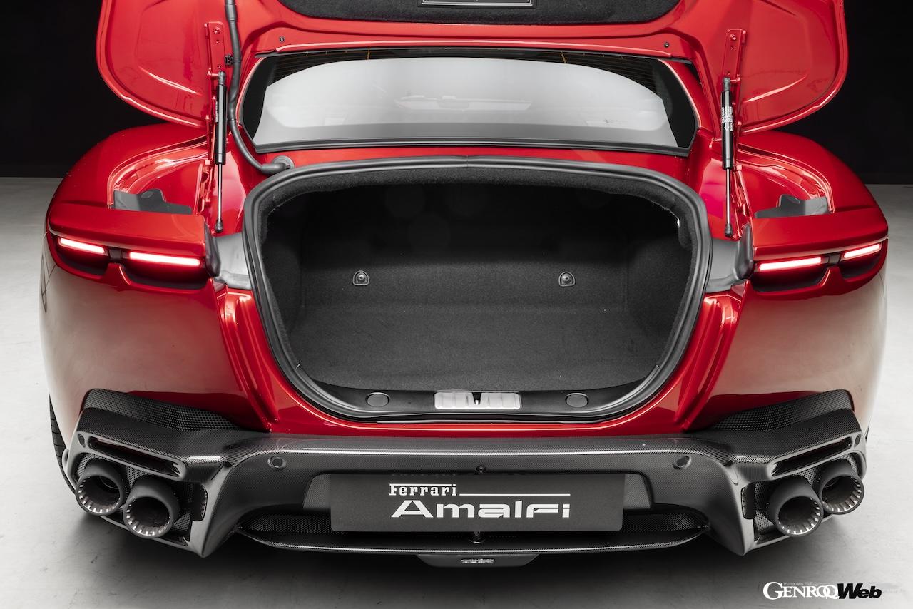 「フェラーリ アマルフィ」のラゲッジルーム。