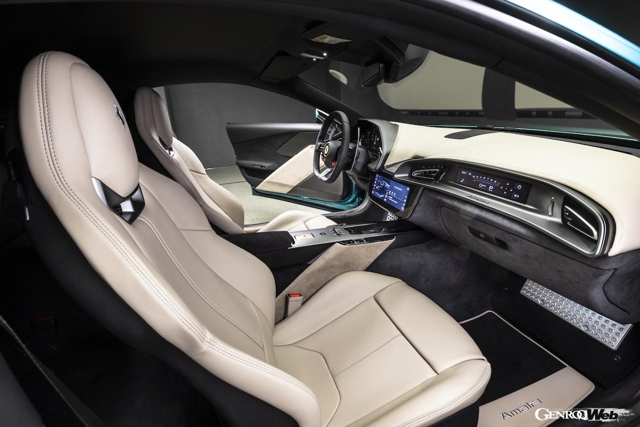 「フェラーリ アマルフィ」のインテリア。