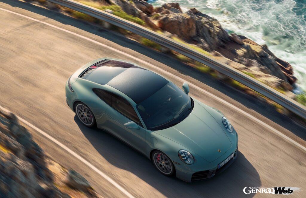 「ポルシェ 911 カレラ 4S」の走行シーン。