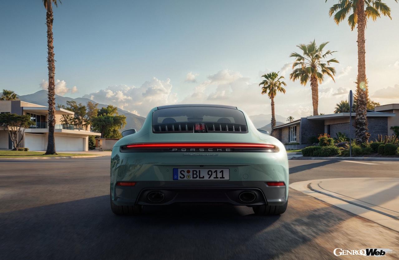 「ポルシェ 911 タルガ 4S」の走行シーン。