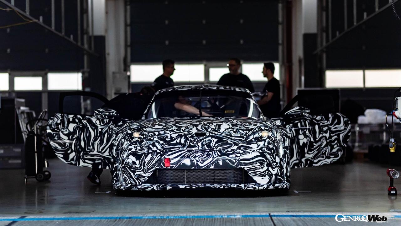 精力的にテストを続ける、新型「ポルシェ 911 カップ」。