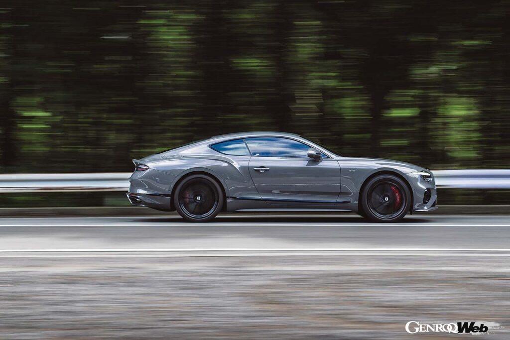 ラグジュアリーでありながらも、その根底に高いスポーツ性を宿しているのが歴代ベントレーの血統だ。今回は現行モデル4台を連れ出して一気乗りを敢行。GTクーペにコンバーチブル、ビッグサルーンとSUV。それら最新モデルに貫かれるスポーツ性を検証する。