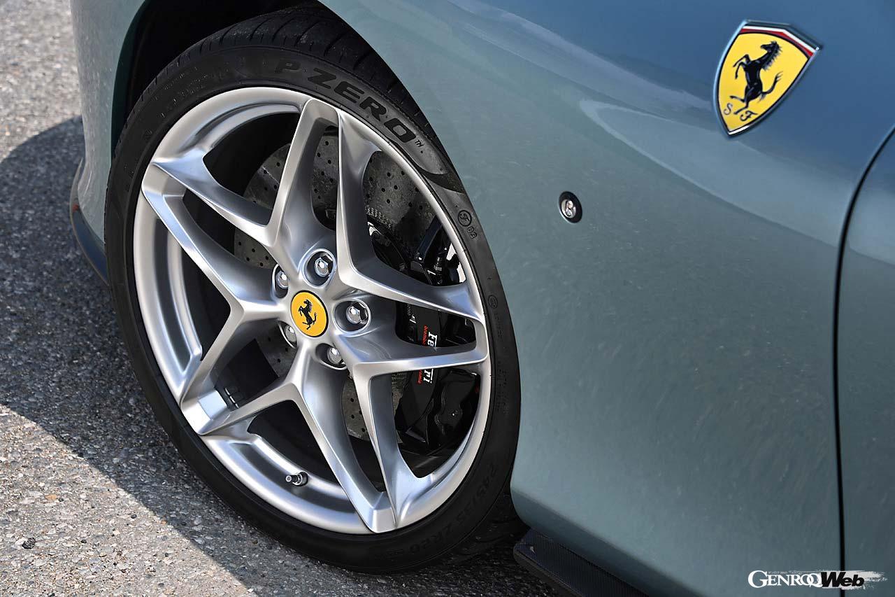 カーボンセラミックのローターに6ポットのキャリパーを組み合わせる。