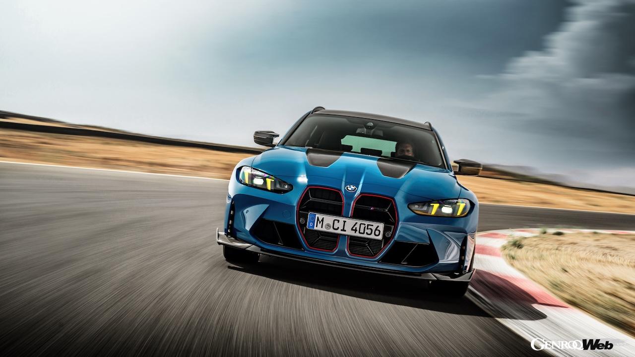 30台が限定導入される「BMW M3 CS ツーリング」の走行シーン。