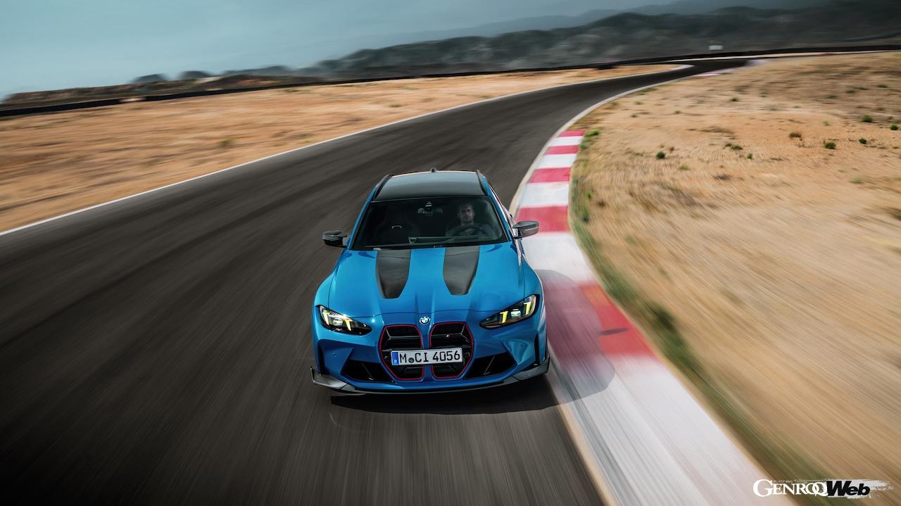 30台が限定導入される「BMW M3 CS ツーリング」の走行シーン。