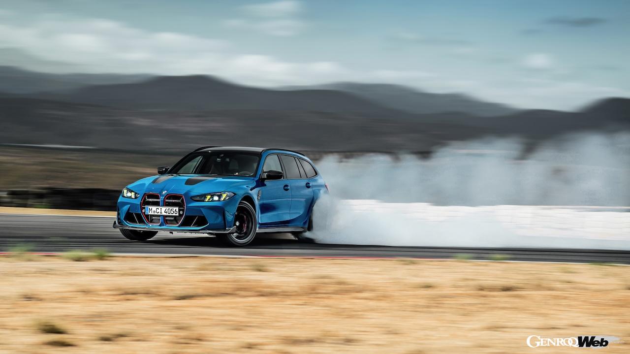 30台が限定導入される「BMW M3 CS ツーリング」の走行シーン。