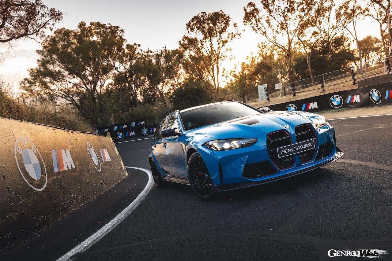 30台が限定導入される「BMW M3 CS ツーリング」の走行シーン。